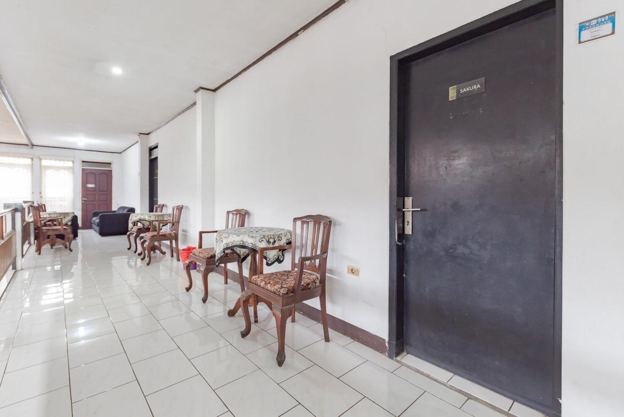 Reddoorz Near Taman Kota Lapang Merdeka Sukabumi Exterior photo
