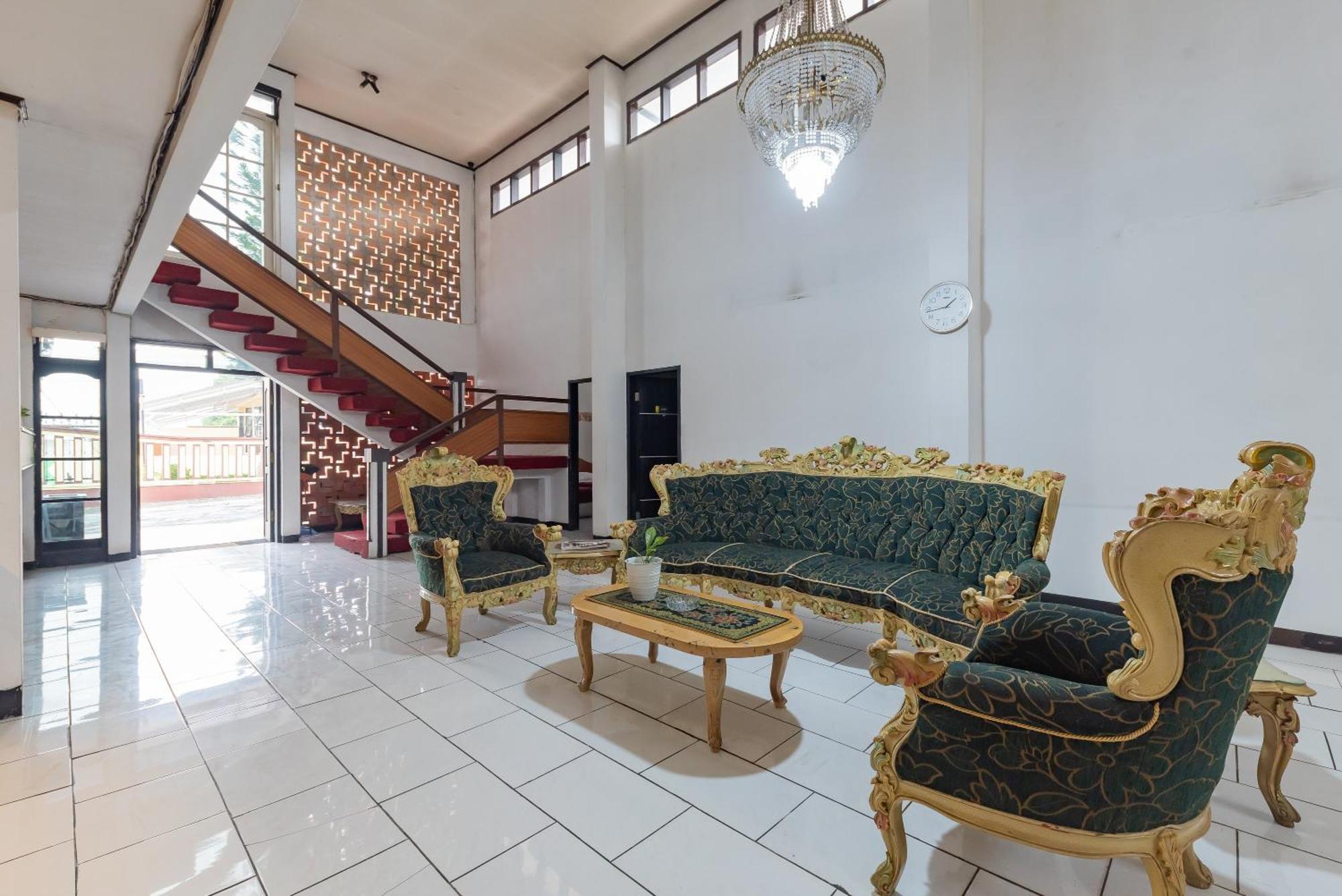 Reddoorz Near Taman Kota Lapang Merdeka Sukabumi Exterior photo