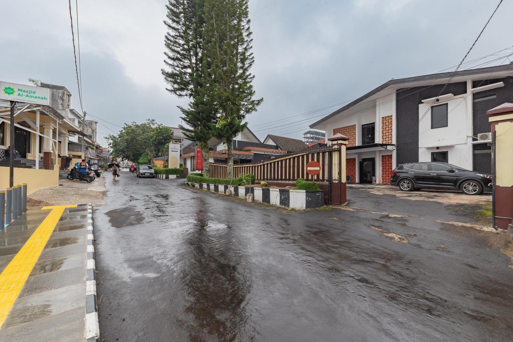 Reddoorz Near Taman Kota Lapang Merdeka Sukabumi Exterior photo